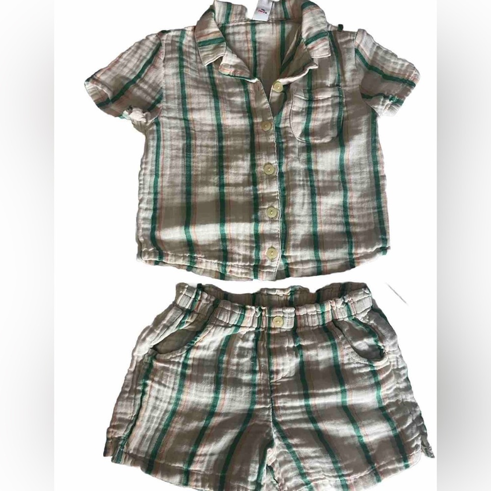 Old Navy Kids size‎ 5Y green striped shirt set